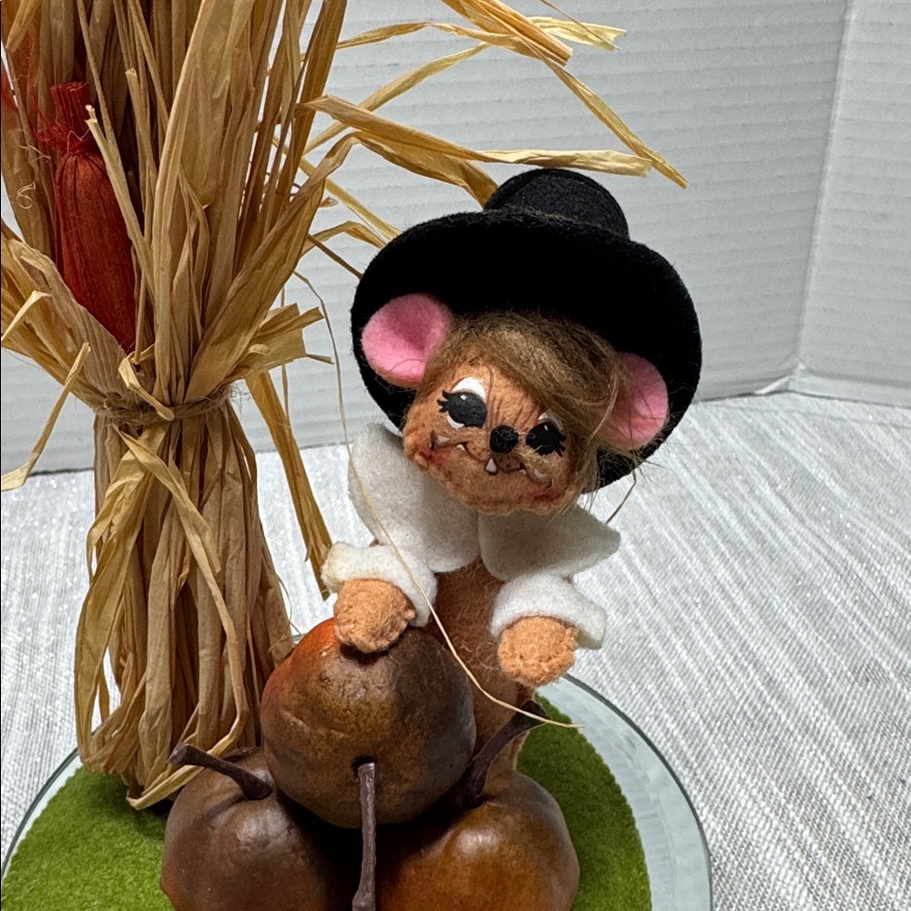 Annalee Fall Mouse with can stalk and nuts 2009 fall thanksgiving - Picture 4 of 10